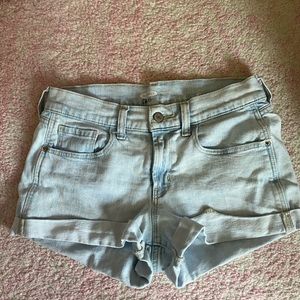 Light Wash Jean Shorts!